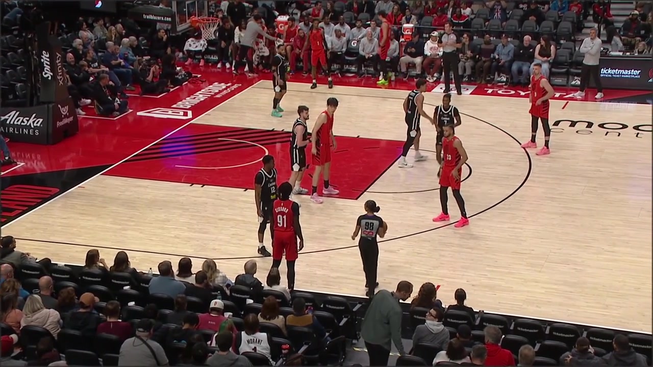 Micah Potter drops his defender near the 3-point line drives and finishes with the two-handed dunk with a replay