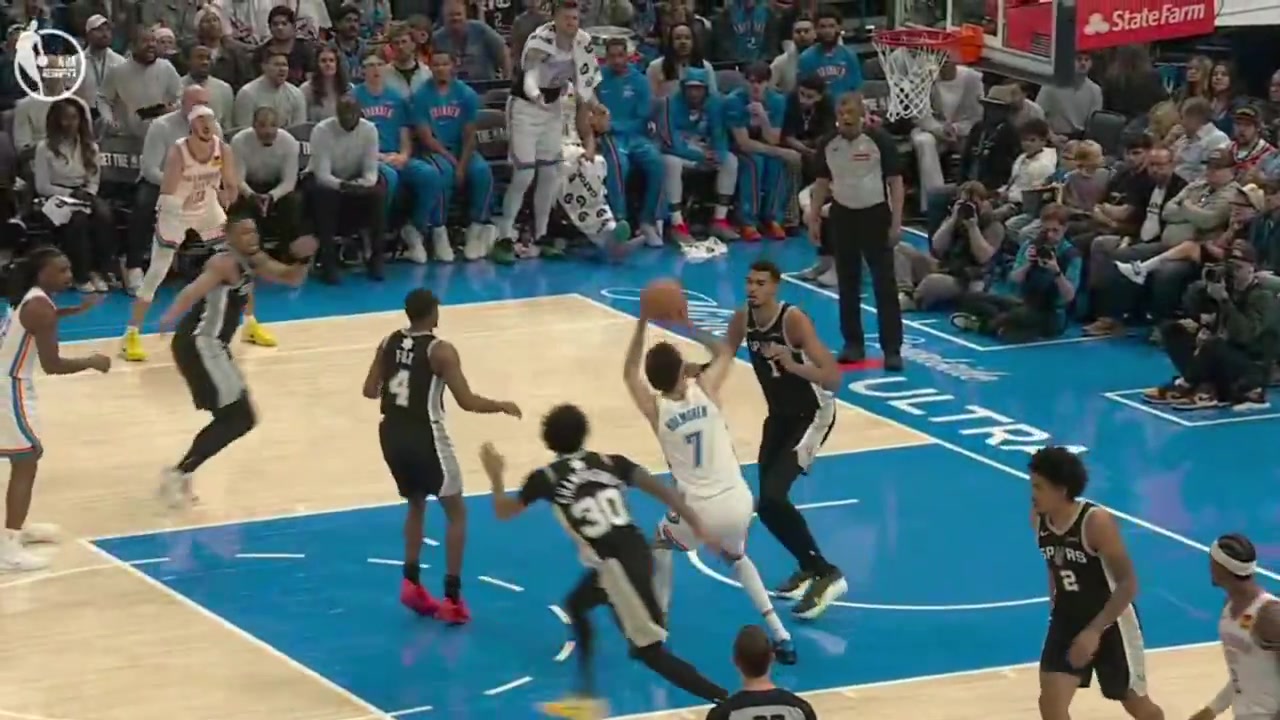 Victor Wembanyama gets his moneys worth with this foul on Chet Holmgren
