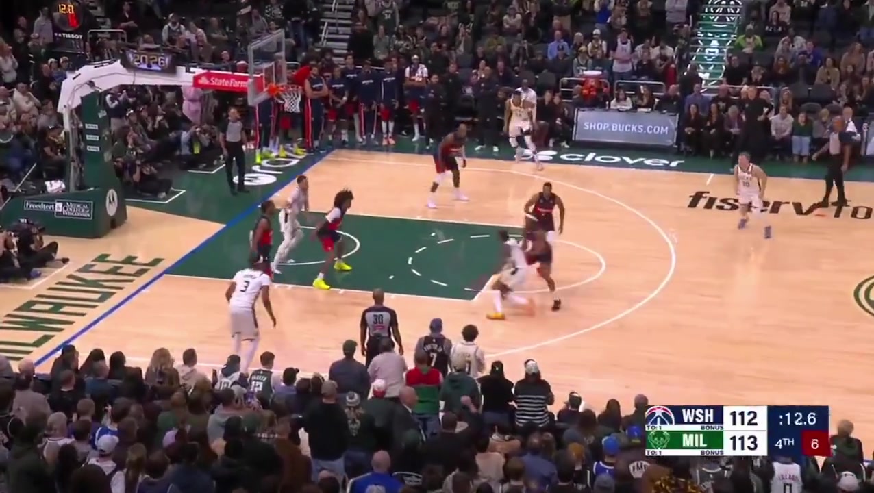 CJ McCollum with game winning shot with 1 second left vs Bucks