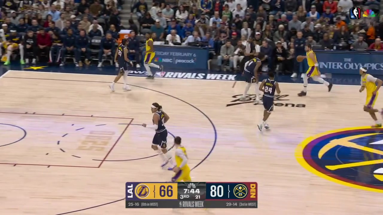 Luka Doncic with the alley-oop lob ot Jaxson Hayes for the dunk