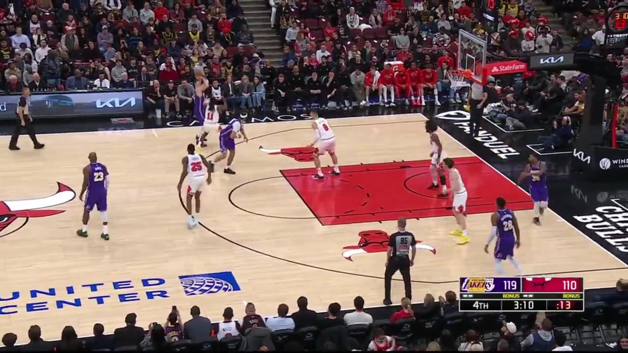 Luka hits his 8th 3 of the night to go up to 45 points then Jaxson Hayes steals and dunks it in-between his legs