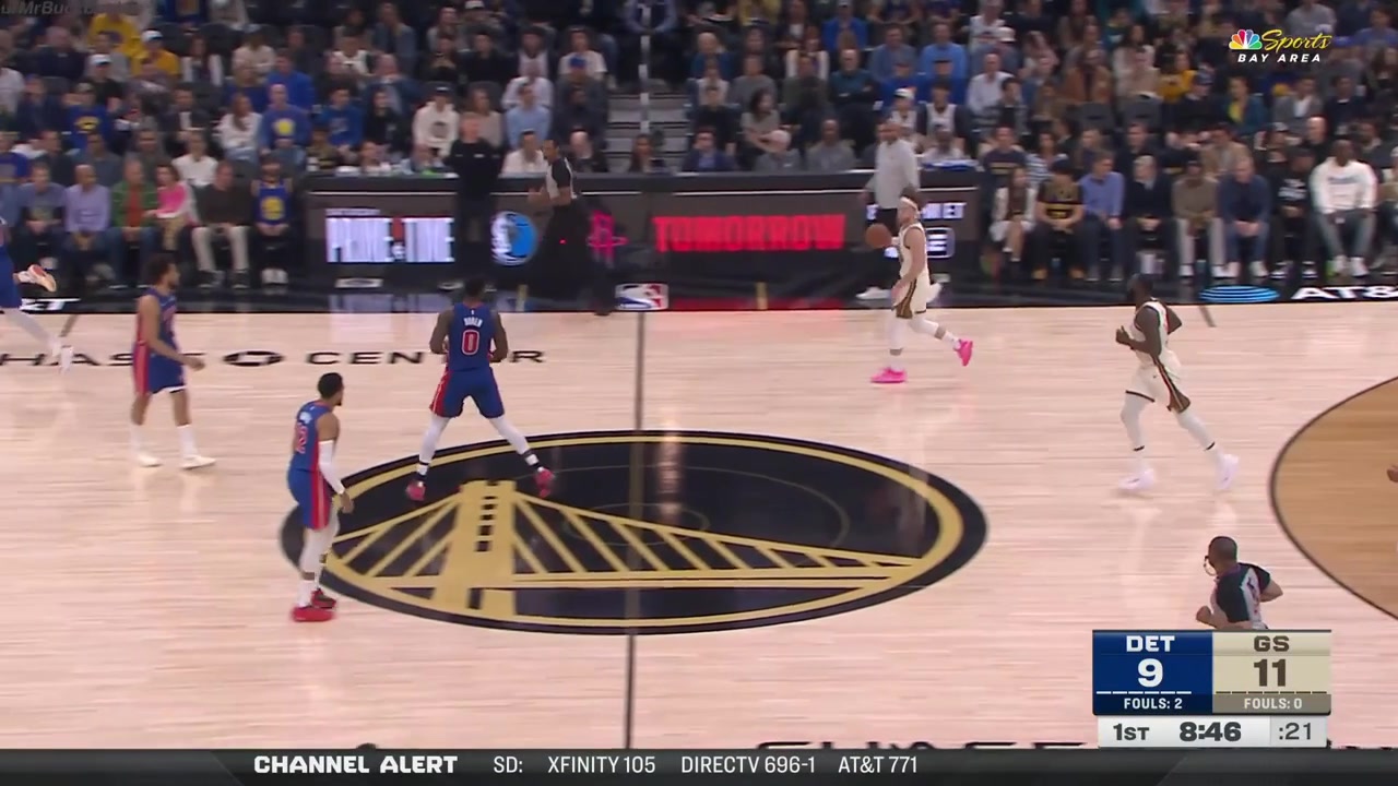 Steph Curry grabs the ball with his right hand and finishes the reverse layup with one single motion and Ausar Thompson with the beautiful behind the back dime to Jalen Duren for the And-1 at the other end with replays Warriors Pistons and ESPN commentaries