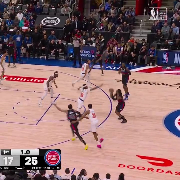 Daniss Jenkins drains it at the buzzer Caps a 14-3 run by the Pistons to end the 1st