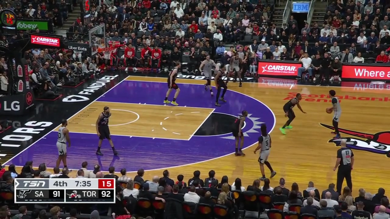 Dylan Harper's spin cycle ends with an underhand assist to Kornet under the basket