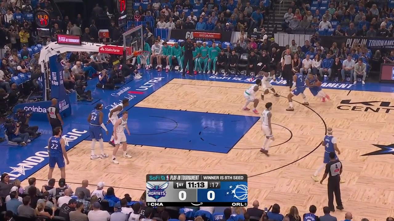 Paolo Banchero drives and makes the fadeaway jumper inside the paint