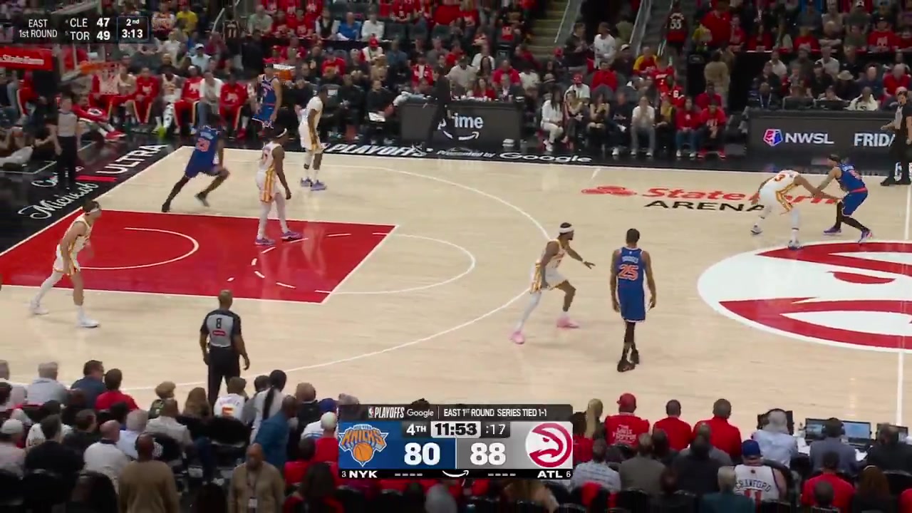 All the possessions in the 4th quarter - Atlanta Hawks vs New York Knicks - 42326 - Game 3 - First Round of the 2026 NBA Playoffs