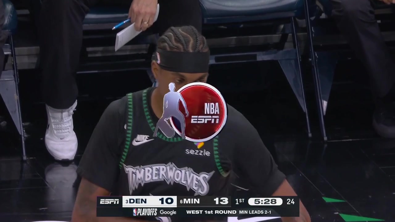 Aaron Gordon playing through his injury
