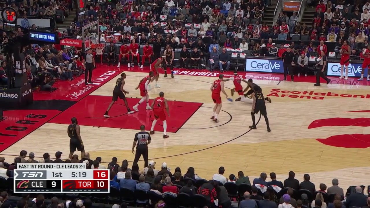 Donovan Mitchell gets LOOOOW to make space for the pull-up 3