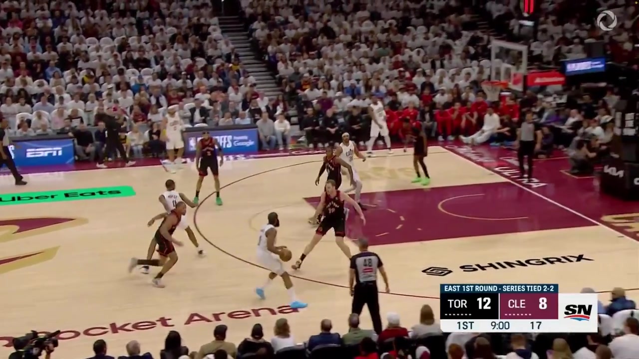 Scottie Barnes blocks Harden's 3pt attempt from behind