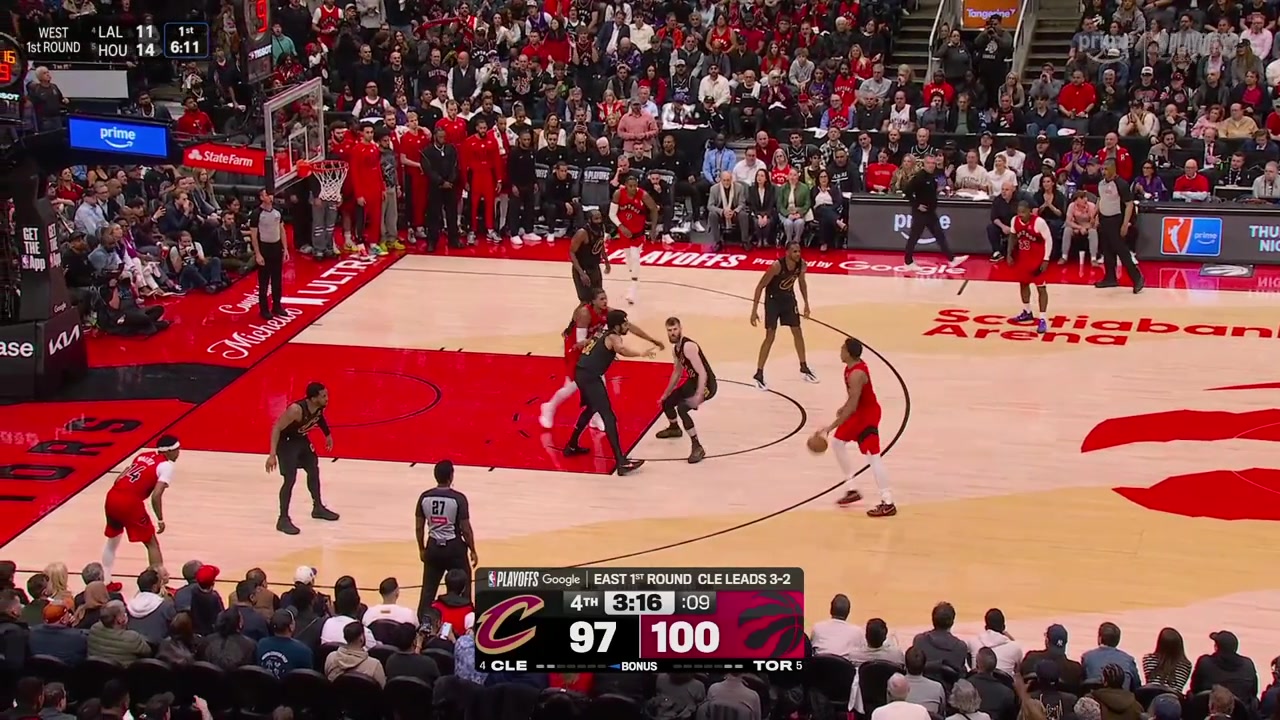 Donovan Mitchell makes it a 1-point game with 3 min remaining