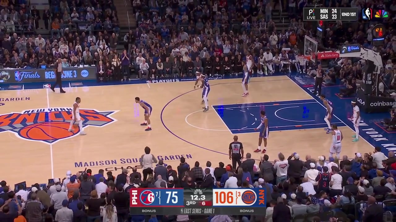 Miles McBride and Quinten Grimes trade 3s at the end of the 3rd quarter