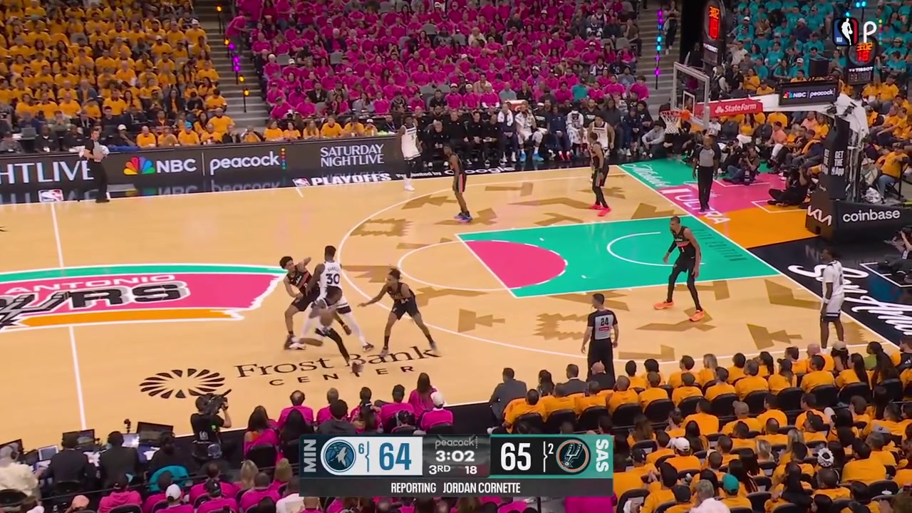 Victor Wembanyama misses the block with one hand but gets with the other in MID-AIR for his 10th block of the night with a replay A franchise record