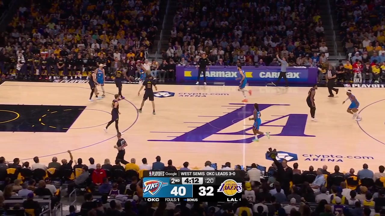 Shai Gilgeous-Alexander sees Luke Kennard guarding him and goes BBQ chicken mode scoring the easy jumper