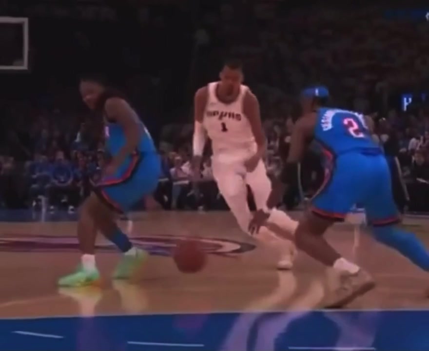 Victor Wembanyama dives for loose ball and takes out both SGA and Cason Wallaces legs