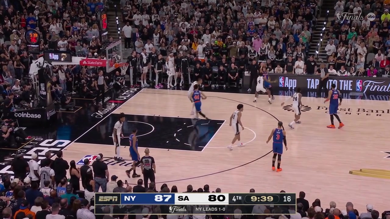 De'Aaron Fox shoves Jalen Brunson out of bounds and he is called for the foul Brunson simply stares at him while Fox keeps talking not saying a word before walking awayBrunson's dad comes all the way from the other side unhappyNo techs were given