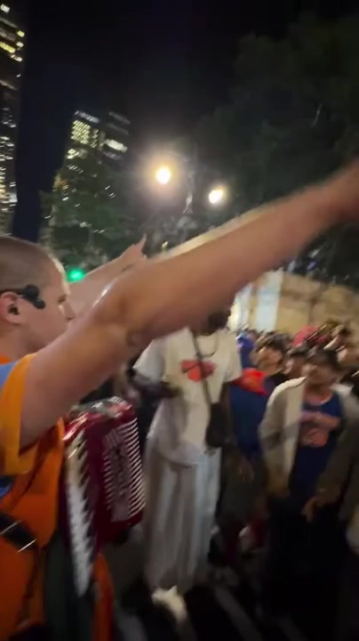 Knicks fans chant Hare Krishna in NYC