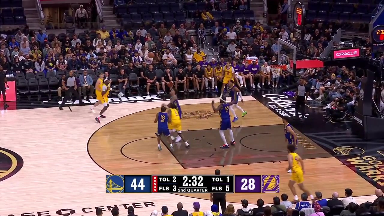 Cameron Carr hits the corner 3 to give him 14 points Graham Ike scores the And-1 at the other end with replays