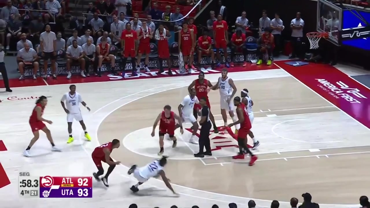 Darryn Peterson sells the foul call like a pro already foul on Kobe Johnson with a replay
