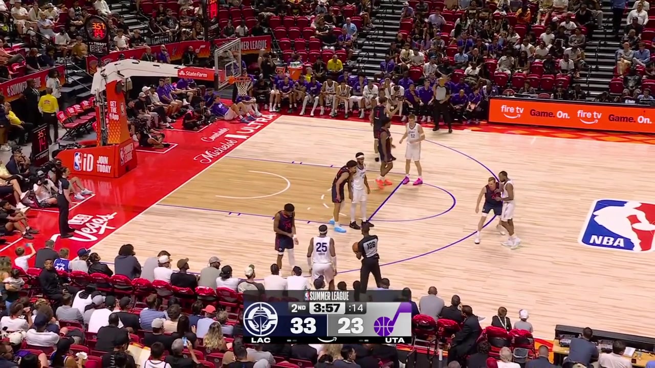 Darryn Peterson hits the pullup 3 over a defender then strips Keaton Wagler gets fouled and makes the free throwThen goes on Cam Christie and scores the And-1 layup scoring 8 straight points for the Jazz with replays