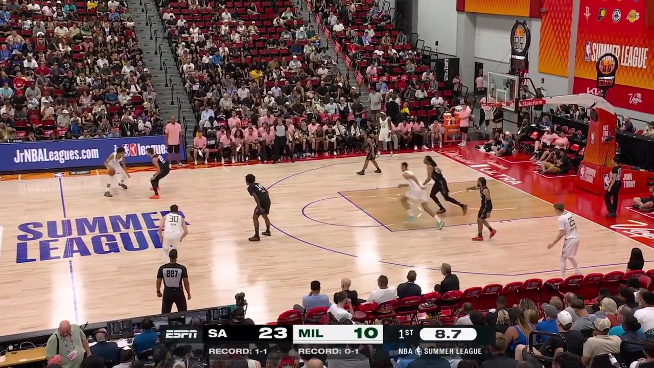 Emanuel Miller banks in the wild buzzer-beater long floater over a defender to end the 1st quarter with a replay