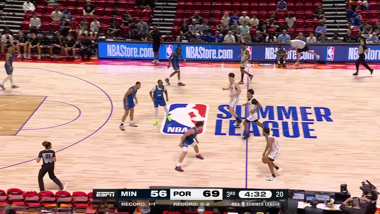 Yang Hansen with the driving layup a successful Kornet Contest on Trey Kaufman-Renn then takes on Kaufman spins and scores a layup Later on gets fouled and makes the free throw16 Points for Yang Zach Pullin with the And-1