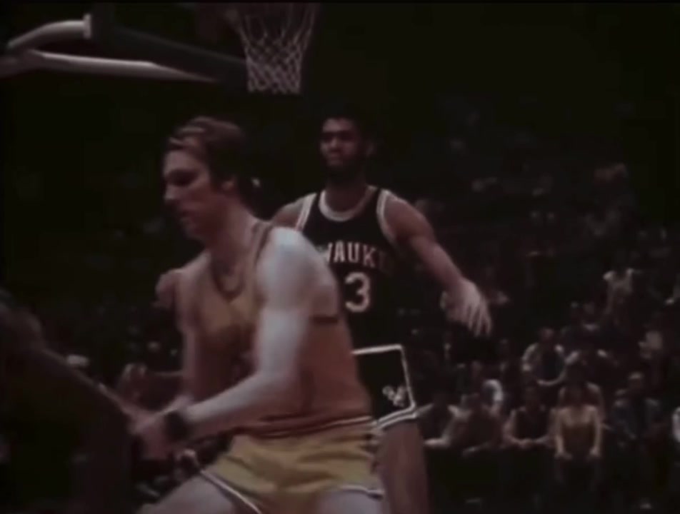 Kareem had some of his worst playoff performances when Nate Thurmond guarded him in the 1972 WCSF Kareem was held to 22ppg on 40 shooting and held to 22 on 42 in the 1973 WCSF The clip shown is the elimination game of the 1973 WCSF