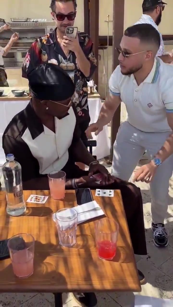 Jimmy Butler reacts to a magic trick