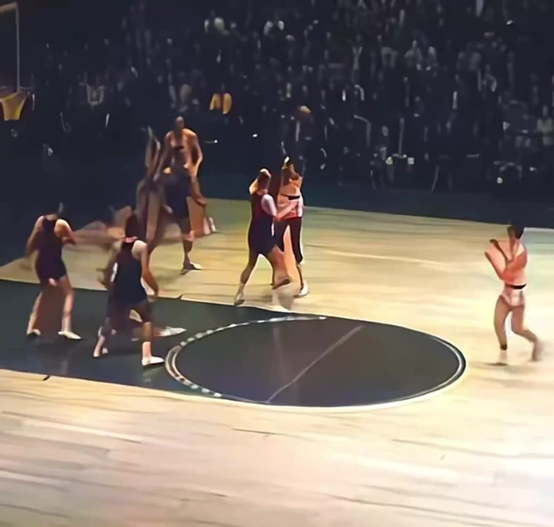 High definition clips of prime Wilt Chamberlain dominating in the post