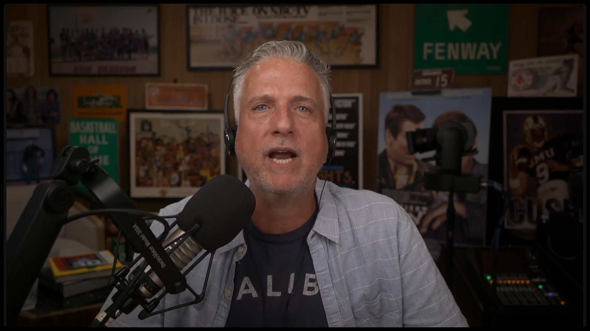 Bill Simmons My fear for people in Portland is that he Tom Dundon looked at what the expansion number would bewhich everybody's saying is between 7 billion and 8 billionand he's like 'Ahh I can just steal Portland for 425 billion and just move them somewhere else'