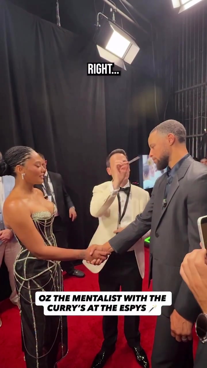 Oz The Mentalist pulls a trick on Steph and Ayesha Curry backstage at the ESPY's
