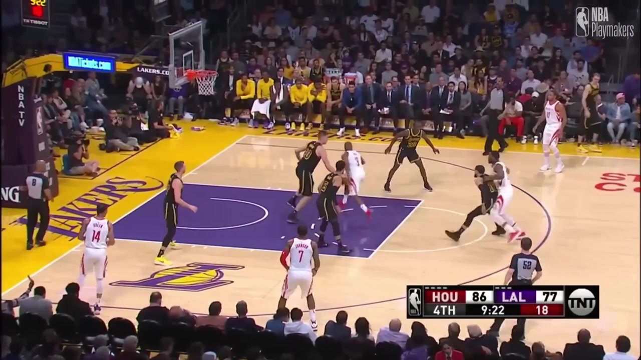 Chris Paul bullies Ivica Zubac and then bullies him again