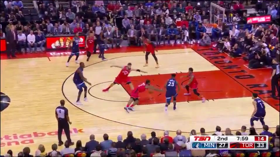 Kawhi dives for a steal without even looking