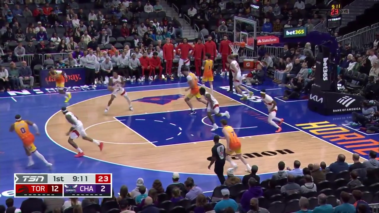 Brandon Ingram pull-up gives the Raptors a 12-point lead early on against Charlotte