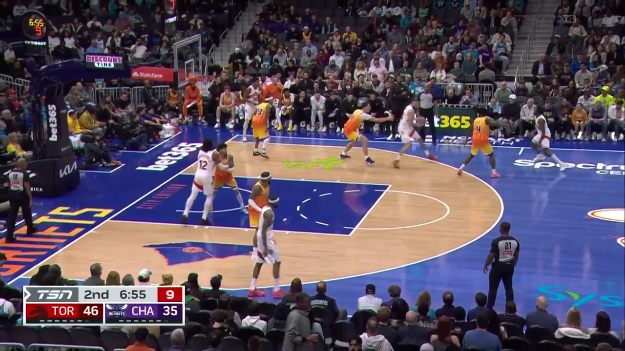 Mamu gets a friendly bounce on a tough shot