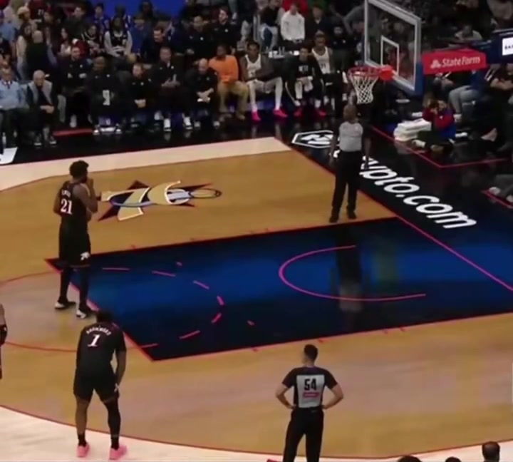 Video Joel Embiid falls to his knees after shooting a FT