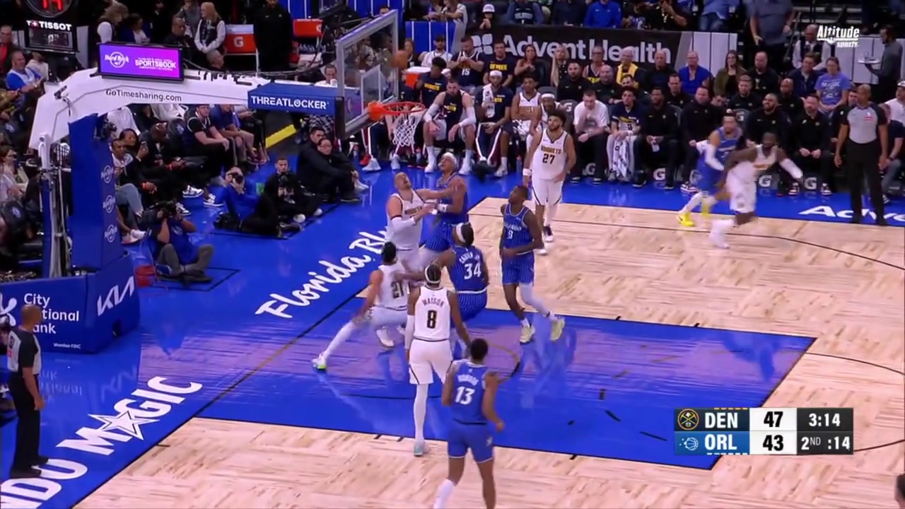Nikola Joki saves the ball from going out of bounds sprints to the other end to run the two-man game with Jamal Murray and finishes with a running floater while drawing the foul He then makes the free throw to complete the three-point play
