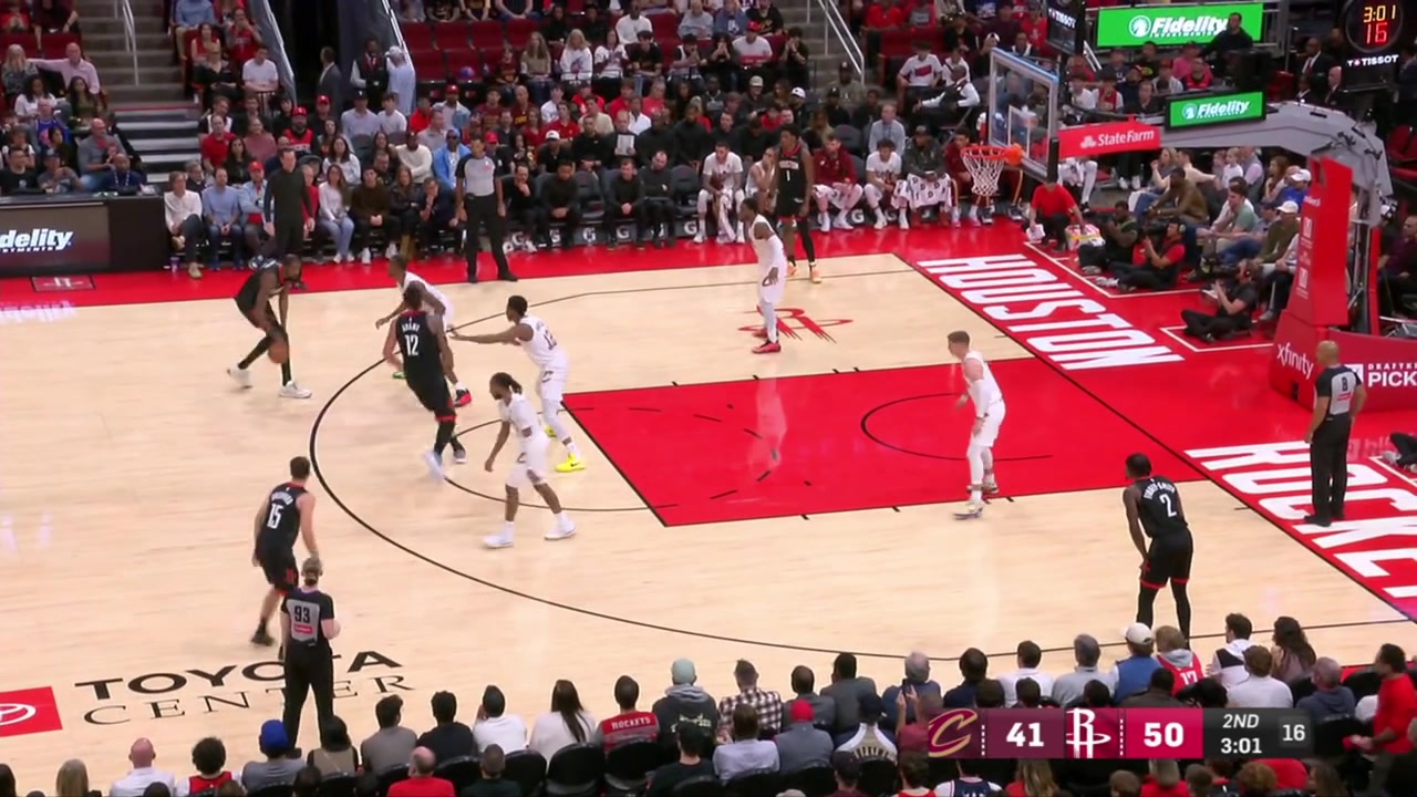 Kevin Durant isolates Evan Mobley gets to the elbow and hits the jumper He now has 18 points on 7-for-9 778 shooting