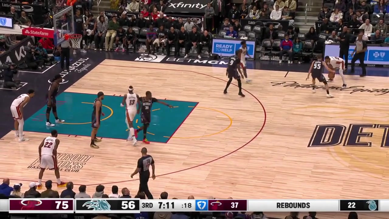 Norman Powell hits an and-one jumper to put the Heat up by 22 points He is now up to 24 points on the night