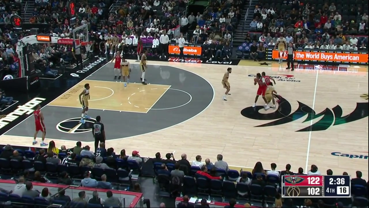 Derik Queen hits Trey Murphy with the lob and caps off his second triple double of the season