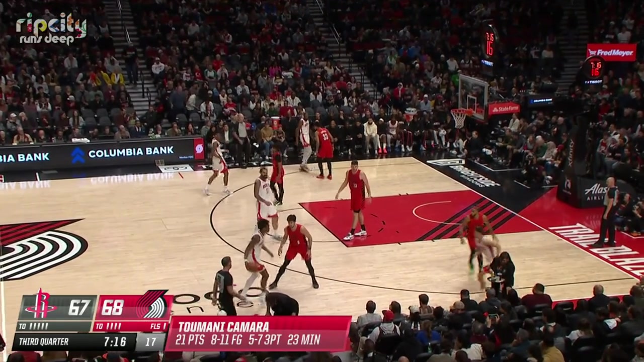 Amen Thompson goes by Deni Avdija and dunks it and then Deni goes at Amen and scores the layup
