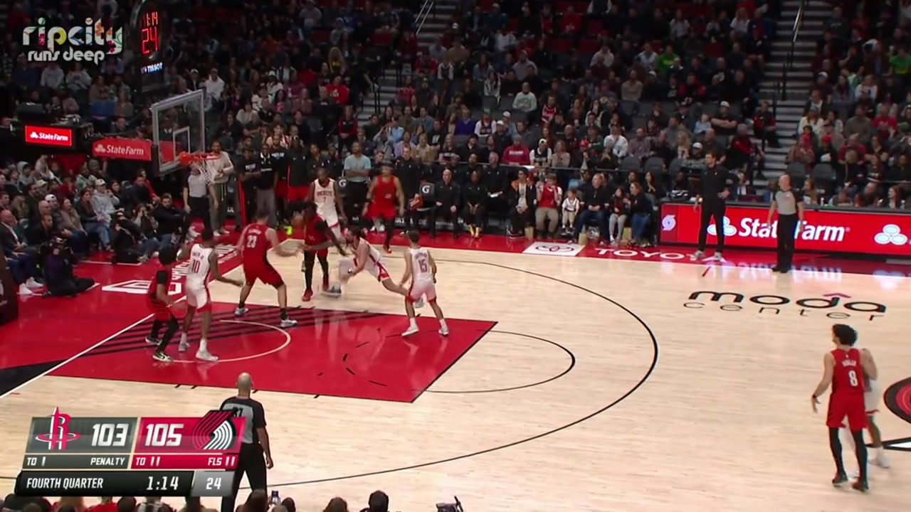 Amen Thompson intercepts the pass by Sidy Cissoko goes 1-on-1 on Deni Avdija who strips him and Sheadon Sharpe lobs it to Sidy Cissoko at the other end for the clutch alley-oop dunk Kevin Calabro goes French