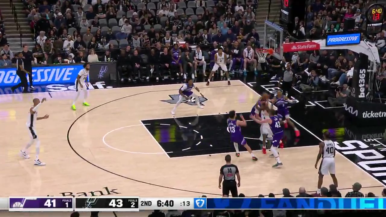Wemby's 5TH TRIPLE of the first half He's got a game-high 21 for the Spurs