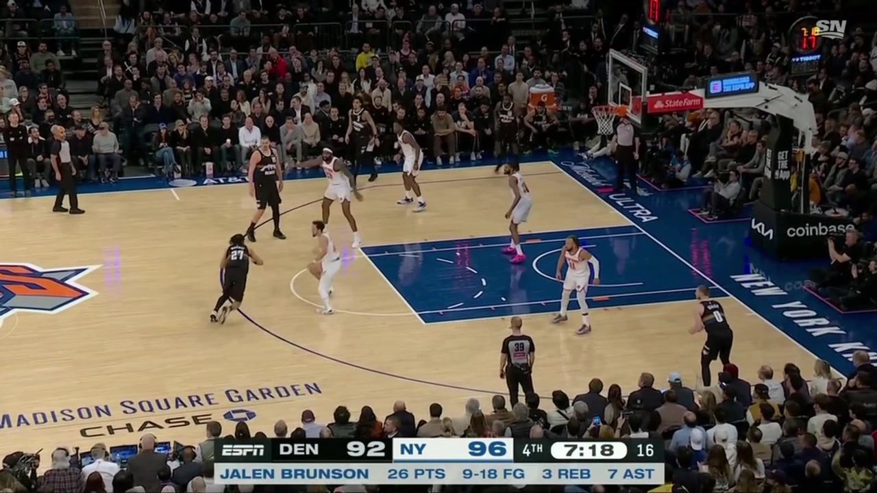 Jamal Murray sinks the turnaround mid-range jumper pushing his total to 28 points