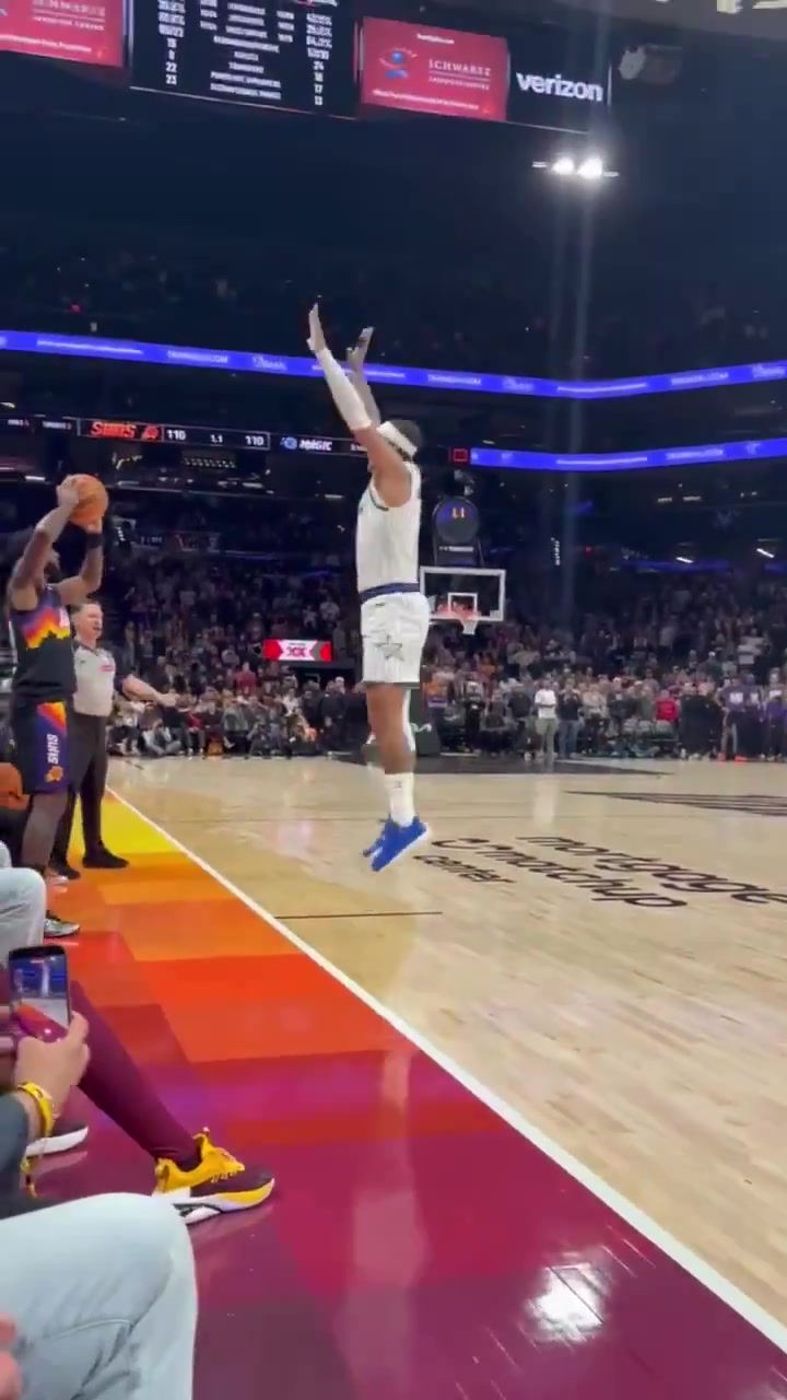 A Suns fans reocrds Jalen Green's game-winner buzzer-beater from close