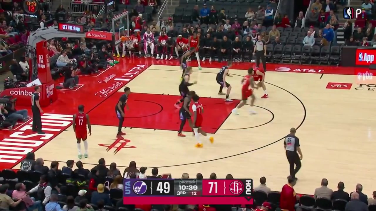 Alperen engn with the reverse dunk off an assist by Kevin Durant Jabari Smith blocks Cody Williams' reverse layup attempt and Amen Thompson with the quick and nasty spin move and left finish with replays Peacock and Rockets commentaries