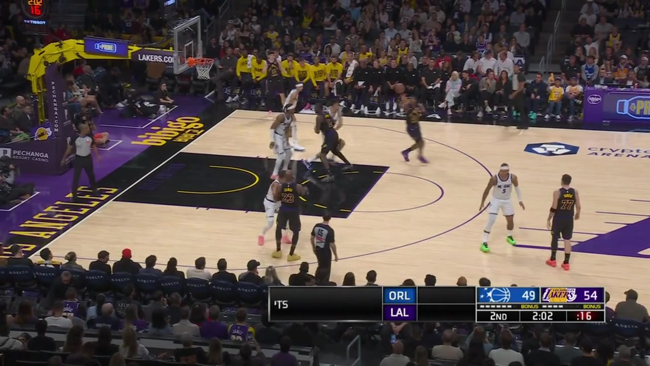 Rui Hachimura makes the tough turnaround fadeaway jumper while falling back