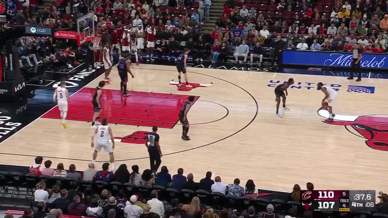 James Harden delivers the clutch dagger in Chicago