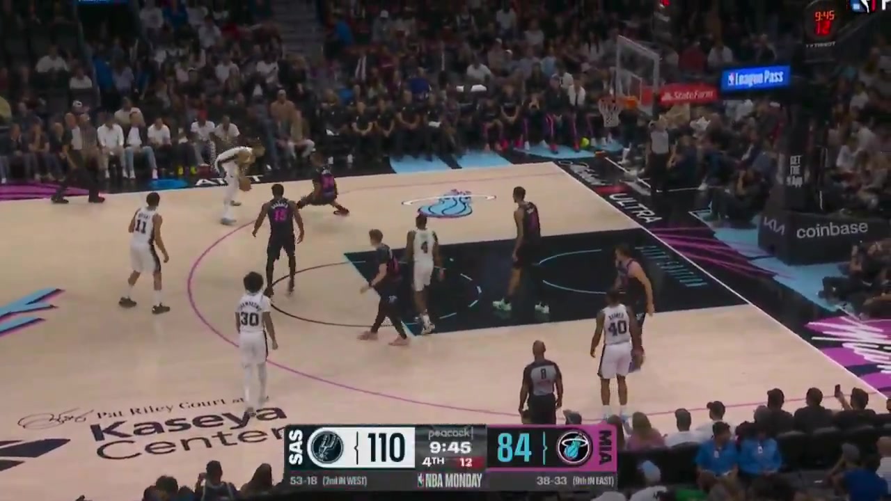 Victor Wembanyama makes Norman Powell touch earth and then dunks home his own miss