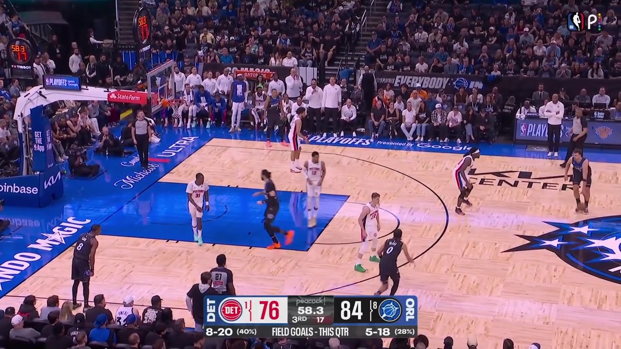 Franz Wagner finds Jamal Cain for the corner 3 and the Magic are up 11