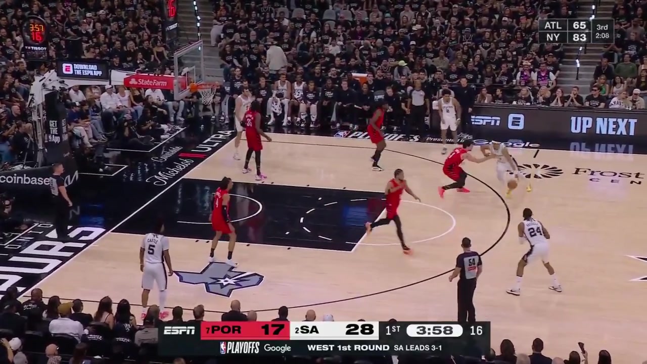 Keldon Johnson Just Simply Overpowers Deni Avdija For The Easy Basket
